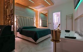 Fashion Apartment Gold Bologna With Jacuzzi & Car Garage