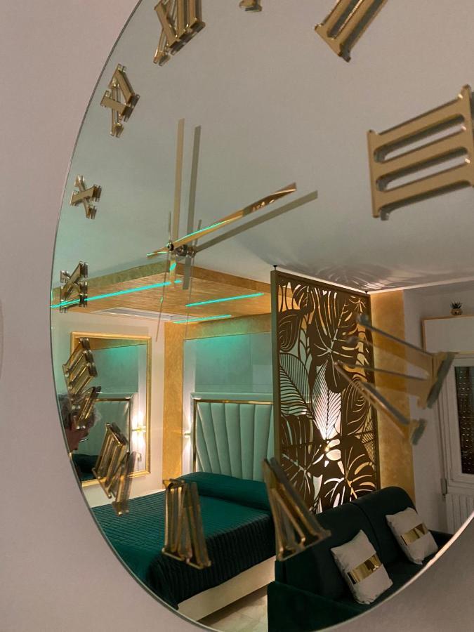Fashion Apartment Gold Bologna With Jacuzzi & Car Garage Bolonha Exterior foto