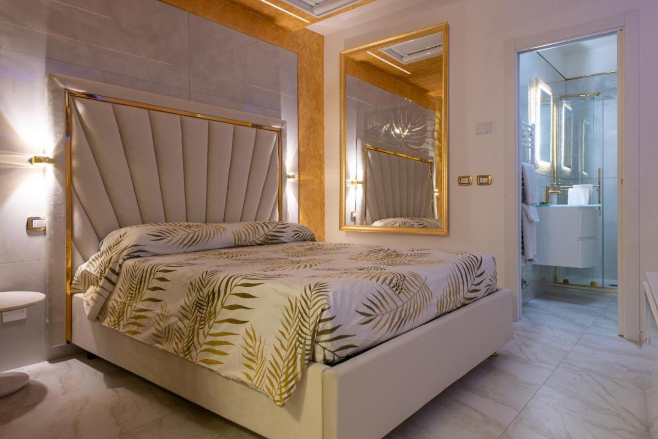Fashion Apartment Gold Bologna With Jacuzzi & Car Garage Bolonha Exterior foto
