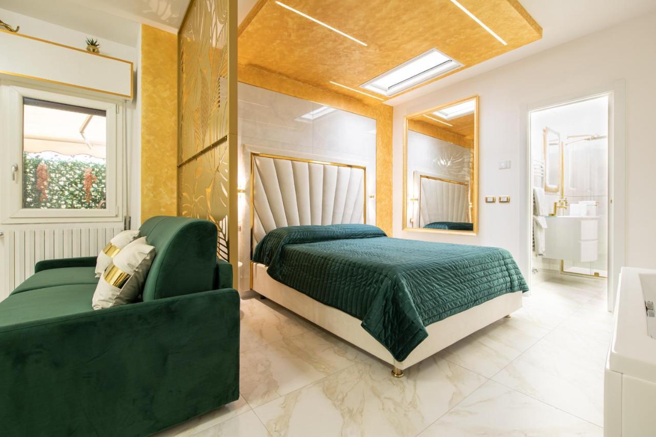 Fashion Apartment Gold Bologna With Jacuzzi & Car Garage Bolonha Exterior foto