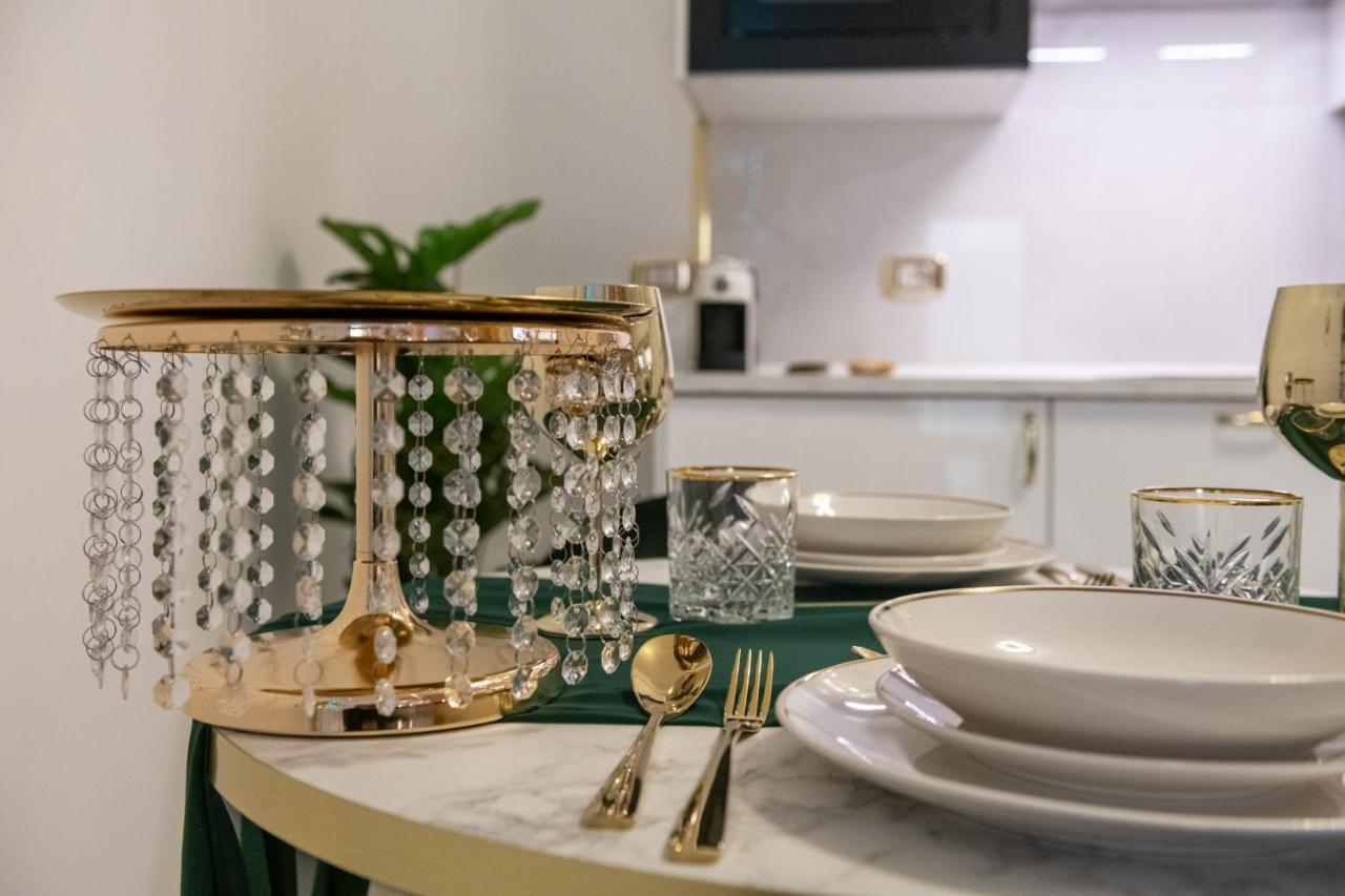 Fashion Apartment Gold Bologna With Jacuzzi & Car Garage Bolonha Exterior foto