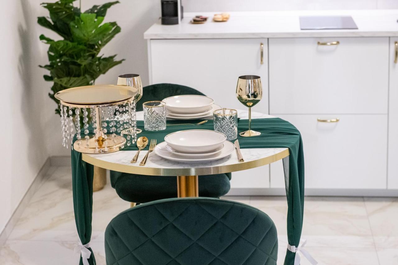 Fashion Apartment Gold Bologna With Jacuzzi & Car Garage Bolonha Exterior foto