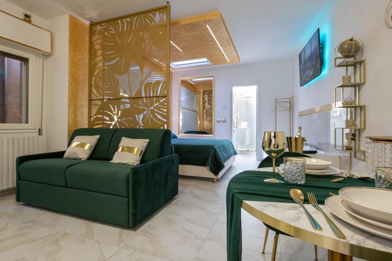 Fashion Apartment Gold Bologna With Jacuzzi & Car Garage Bolonha Exterior foto