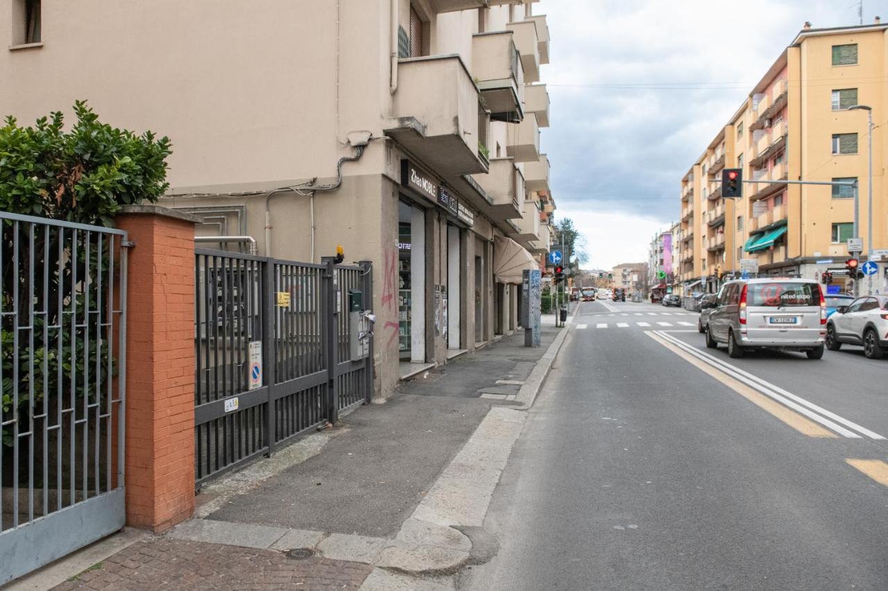 Fashion Apartment Gold Bologna With Jacuzzi & Car Garage Bolonha Exterior foto