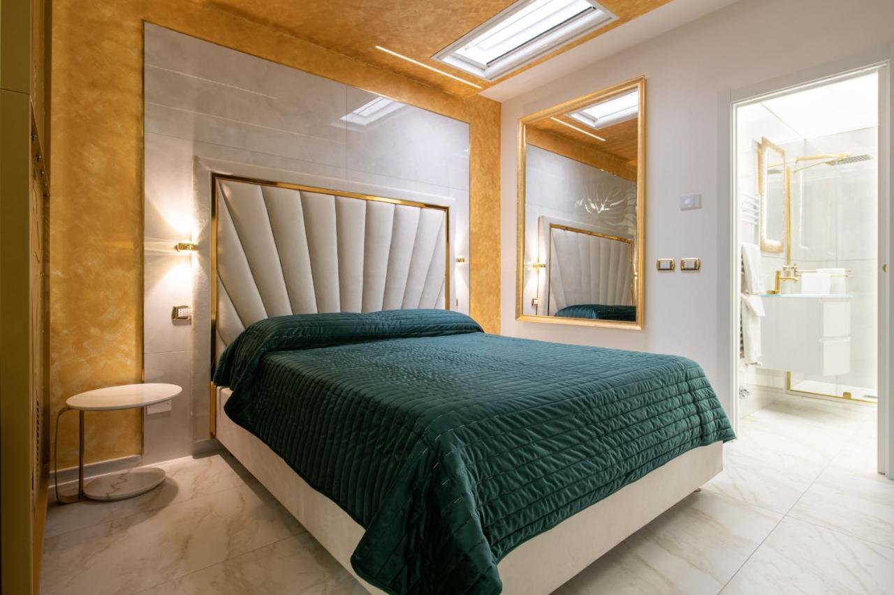 Fashion Apartment Gold Bologna With Jacuzzi & Car Garage Bolonha Exterior foto