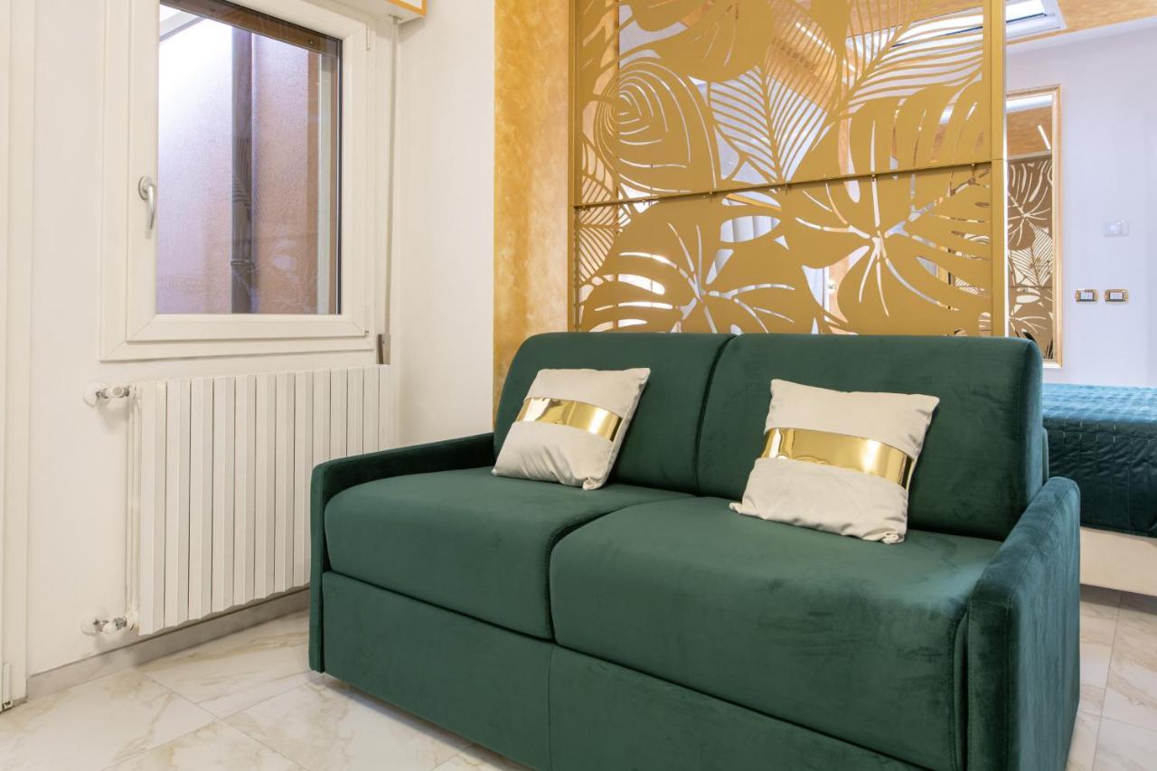Fashion Apartment Gold Bologna With Jacuzzi & Car Garage Bolonha Exterior foto