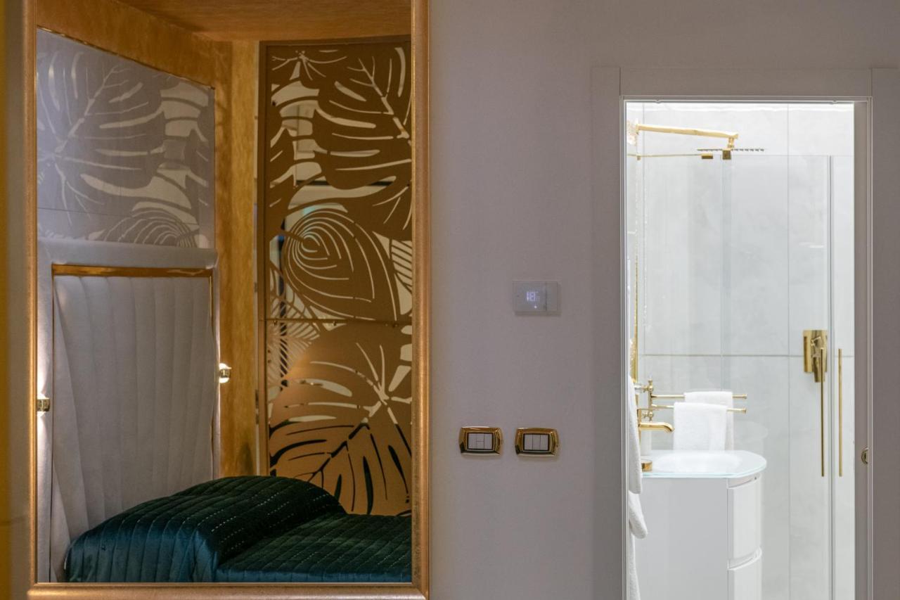 Fashion Apartment Gold Bologna With Jacuzzi & Car Garage Bolonha Exterior foto